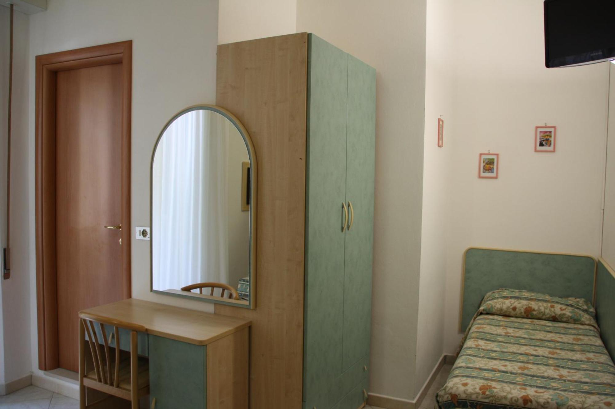 Hotel Flora Bellaria-Igea Marina Zimmer foto