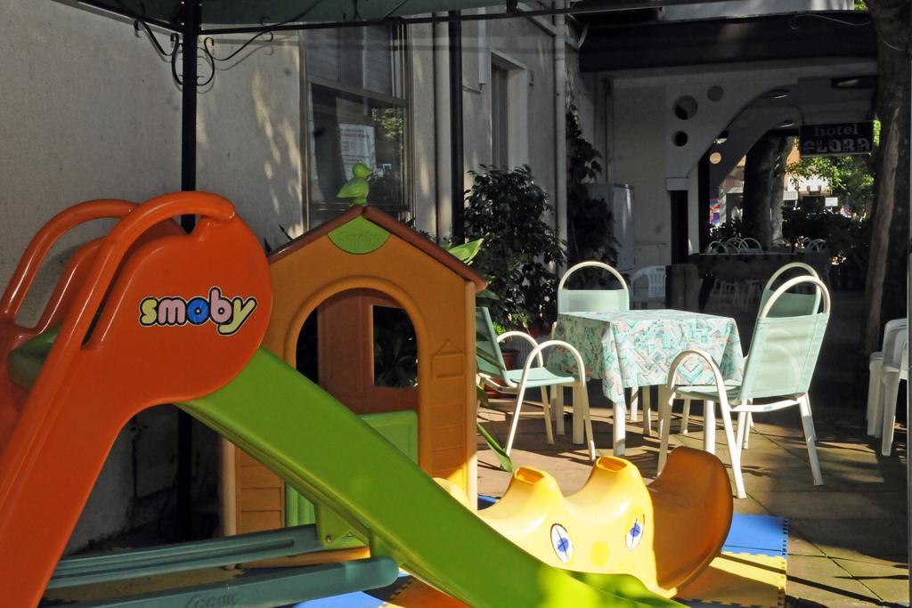 Hotel Flora Bellaria-Igea Marina Exterior foto