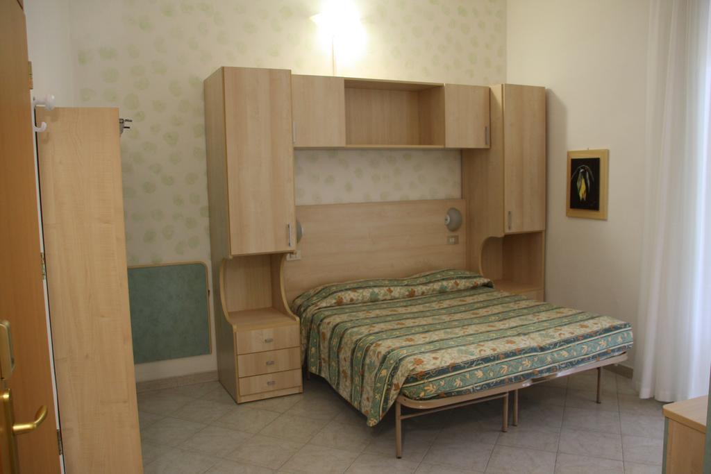 Hotel Flora Bellaria-Igea Marina Zimmer foto
