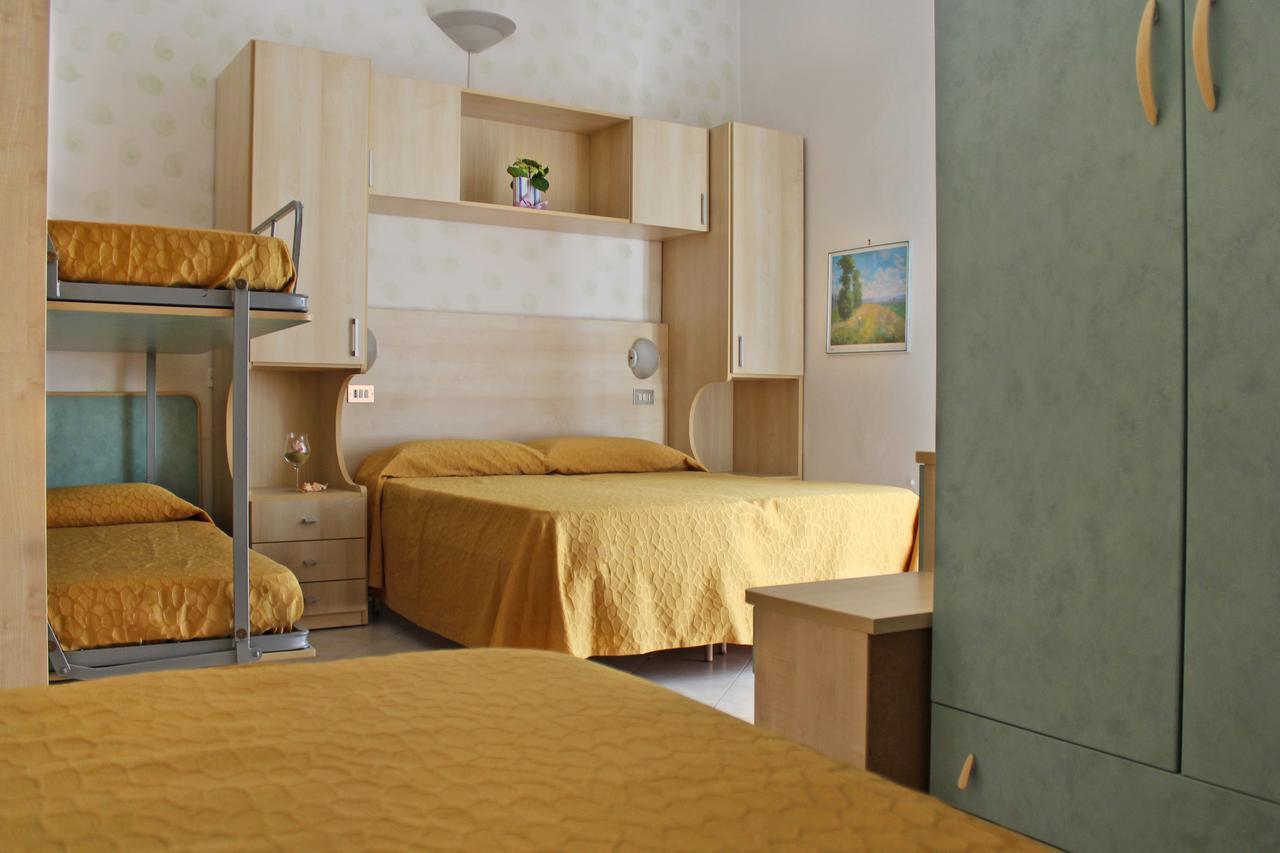 Hotel Flora Bellaria-Igea Marina Exterior foto